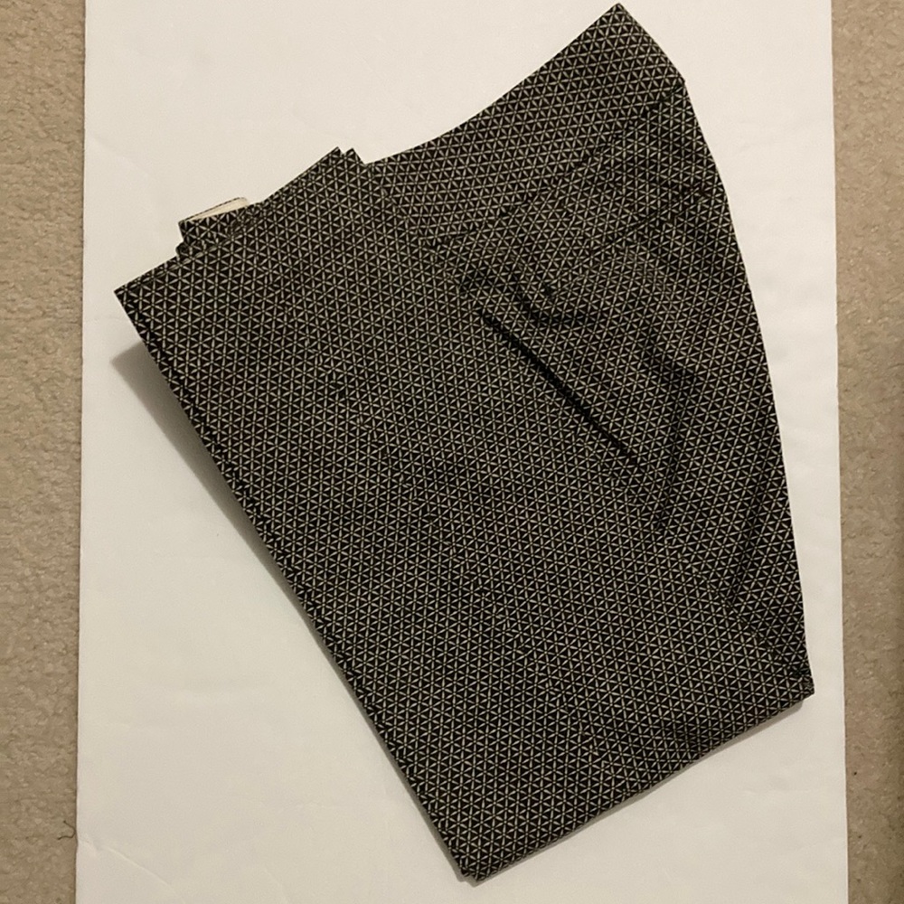 Loft Julie Ankle size 6 cropped/ankle brown &cream printed pants, 2 faux pockets